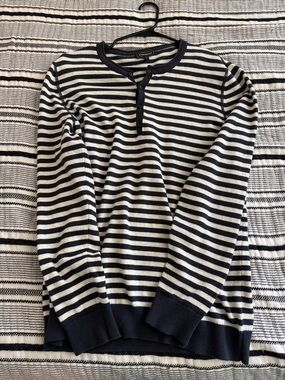 Express Men’s Navy and White Striped Crewneck Henley Sweater